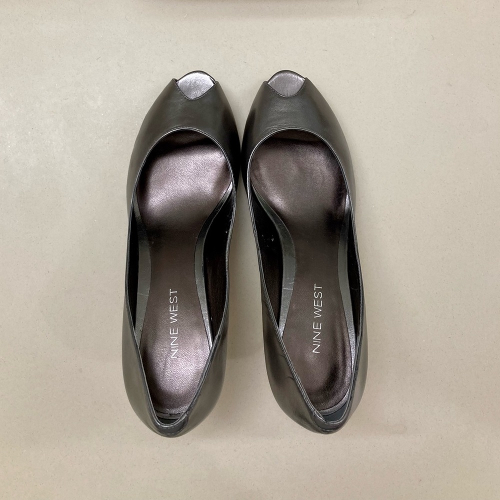 Women’s Nine West Silver/Pewter Peep-Toe Heels